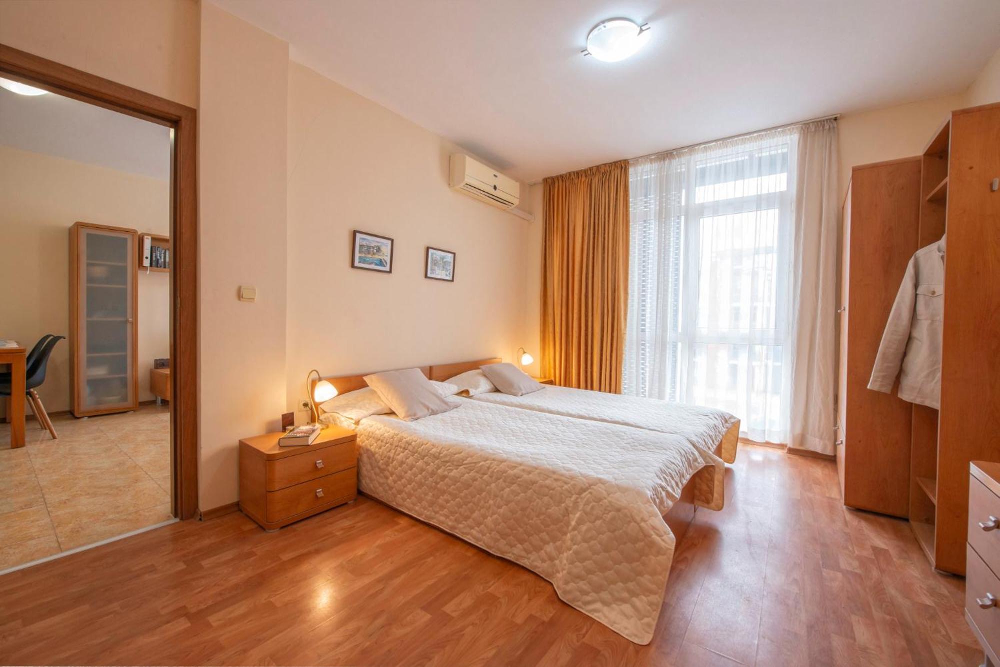 Elit 4 Apartments Slăntjev Brjag Exteriör bild