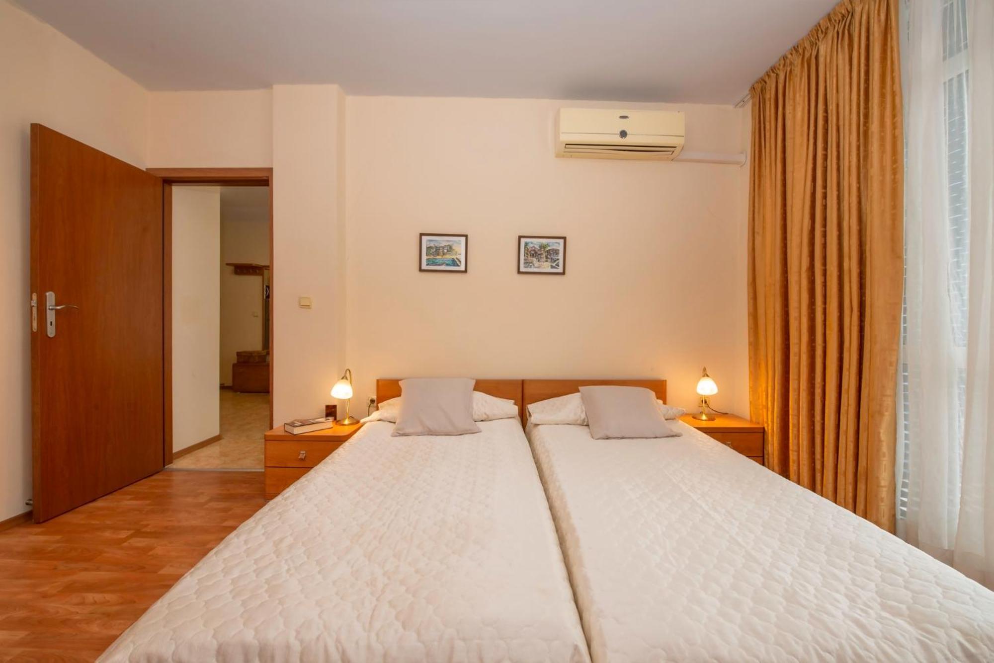 Elit 4 Apartments Slăntjev Brjag Exteriör bild