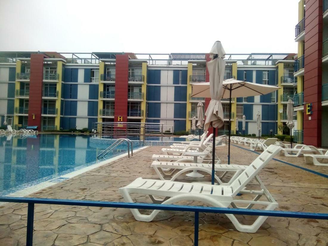 Elit 4 Apartments Slăntjev Brjag Exteriör bild